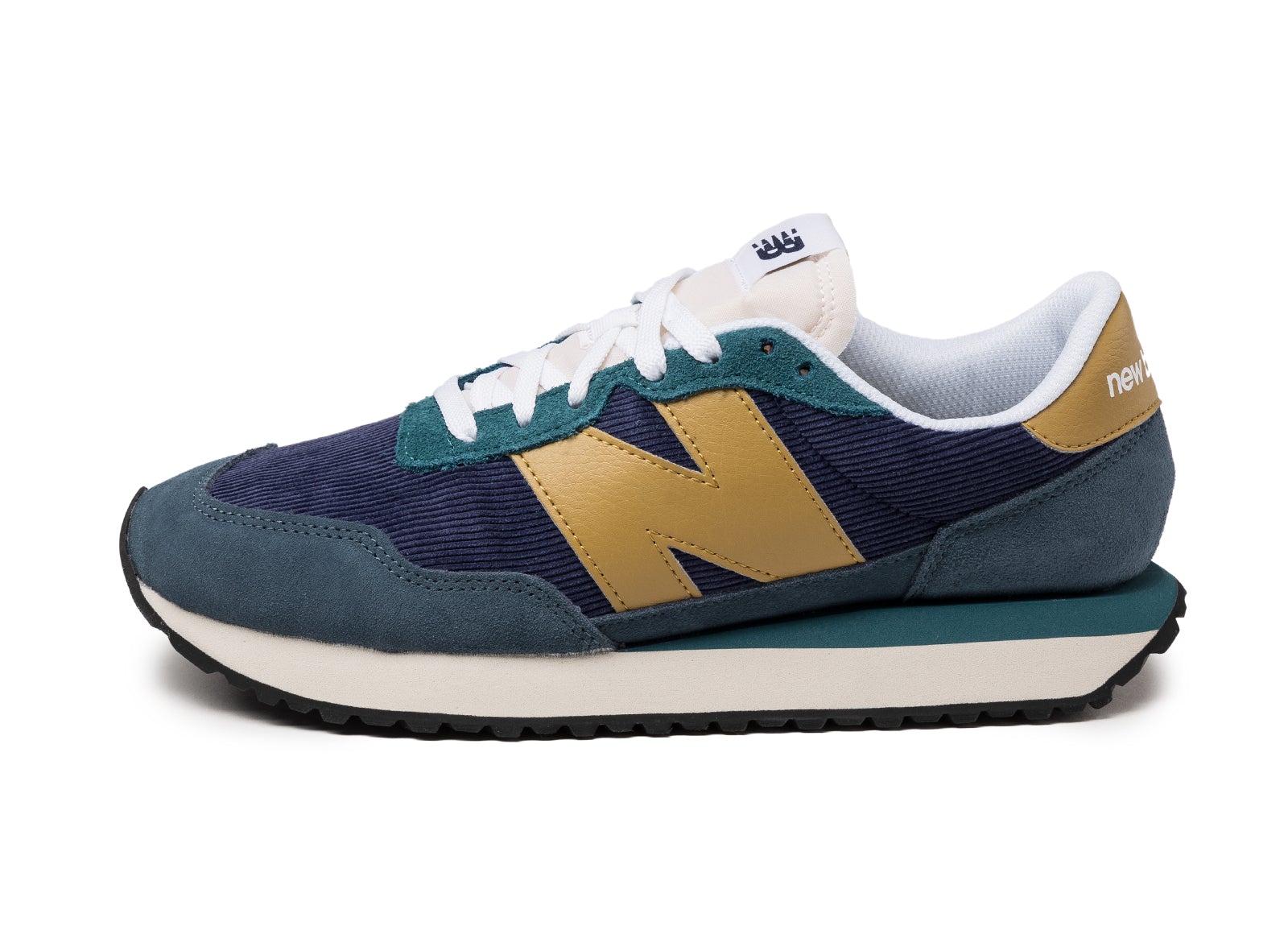 insidesneakers • new balance